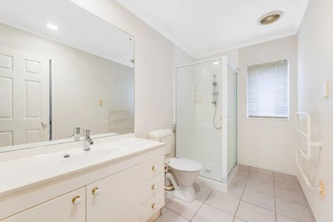 Photo of property in 198 Botany Road, Botany Downs, Auckland, 2010