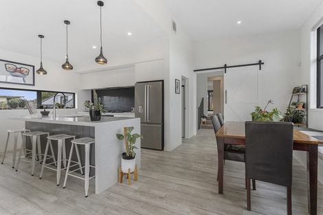 Photo of property in 1312 Papamoa Beach Road, Papamoa Beach, Papamoa, 3118