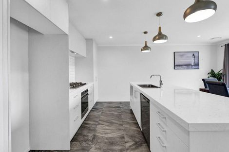 Photo of property in 23 Garrett Drive, Whalers Gate, New Plymouth, 4310