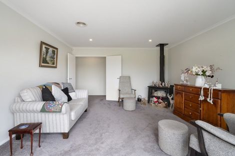 Photo of property in 14 Heatherlea Road West, Levin, 5575