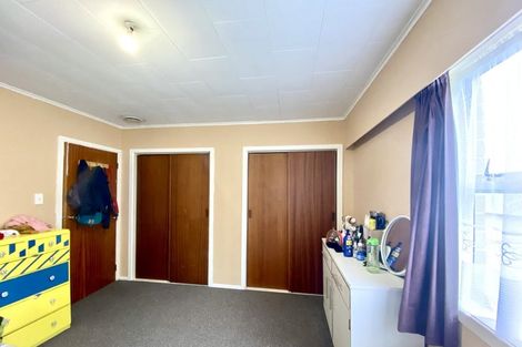 Photo of property in 2/18 Hillside Drive, Maoribank, Upper Hutt, 5018