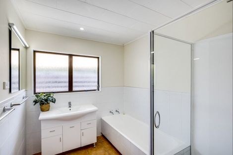 Photo of property in 17 Churchill Drive, Taradale, Napier, 4112