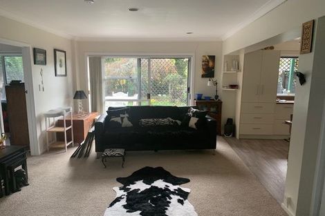 Photo of property in 41 Cron Avenue, Te Atatu South, Auckland, 0610