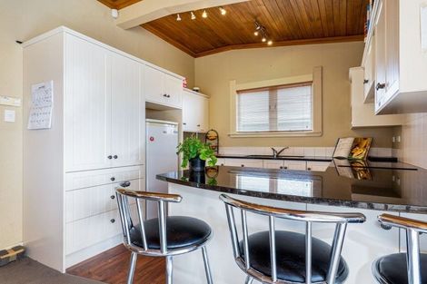 Photo of property in 44 Queen Street, Feilding, 4702