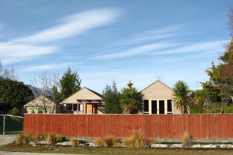 Photo of property in 61 Oregon Drive, Kelvin Heights, Queenstown, 9300