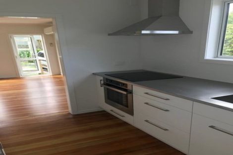 Photo of property in 2/74 Creswick Terrace, Northland, Wellington, 6012