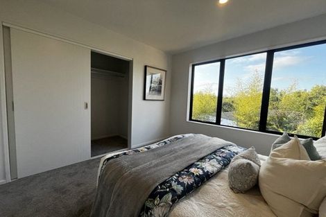 Photo of property in 2/4 Serjeant Street, Henderson, Auckland, 0612