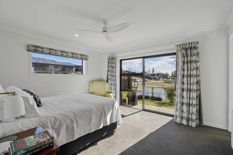 Photo of property in 54 Stratford Drive, Mount Pisa, Cromwell, 9383