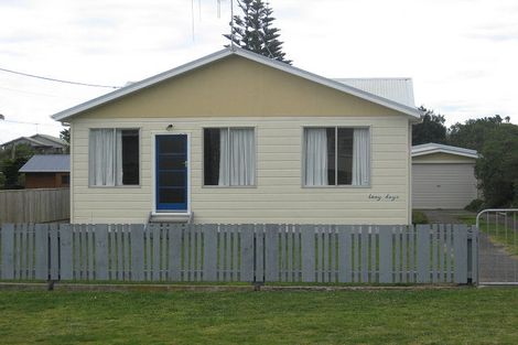 Photo of property in 73 Park Avenue, Waitarere Beach, Levin, 5510