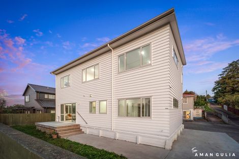 Photo of property in 208a Henderson Valley Road, Henderson, Auckland, 0612