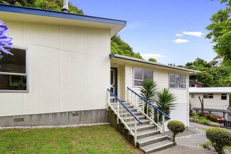 Photo of property in 18 Westhaven Drive, Tawa, Wellington, 5028