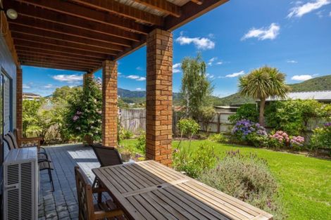 Photo of property in 12 Matai Place, Waikawa, Picton, 7220