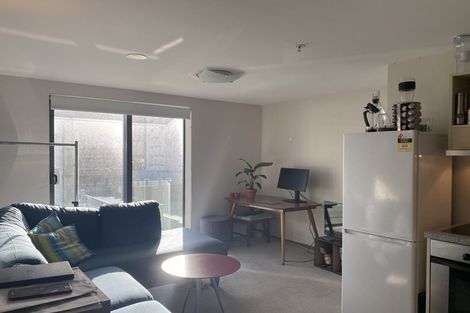 Photo of property in Dual Apartments, 411/142 Vivian Street, Te Aro, Wellington, 6011