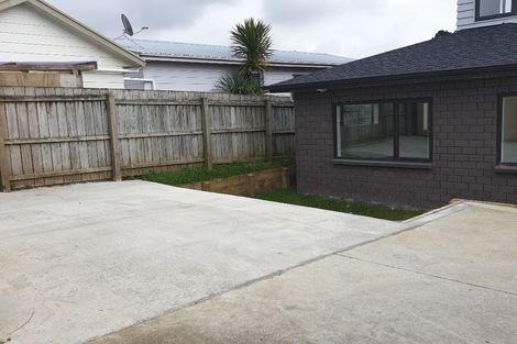 Photo of property in 18a Riverpark Crescent, Henderson, Auckland, 0610
