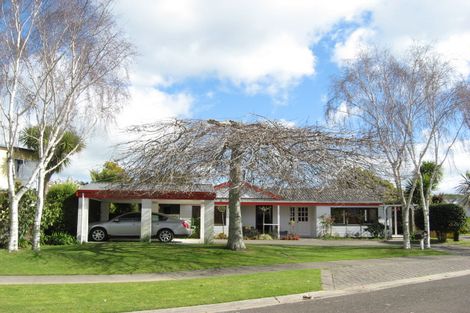 Photo of property in 2 Oak Place, Whakatane, 3120