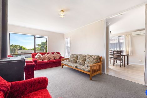 Photo of property in 132 Finlayson Avenue, Clendon Park, Auckland, 2103