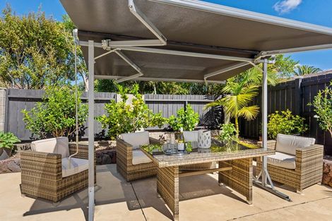 Photo of property in 20 Chatswood Grove, Chatswood, Auckland, 0626