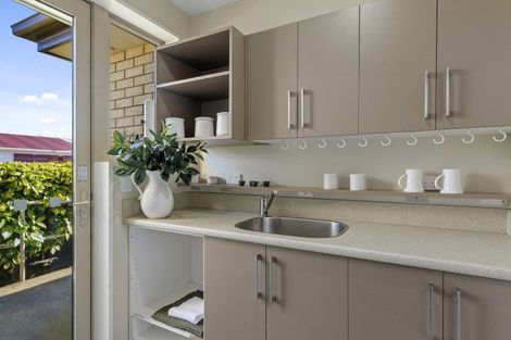 Photo of property in 126 Lincoln Road, Addington, Christchurch, 8024