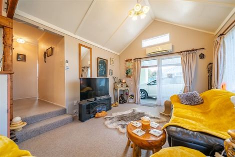 Photo of property in 4a Gower Street, Silverstream, Upper Hutt, 5019