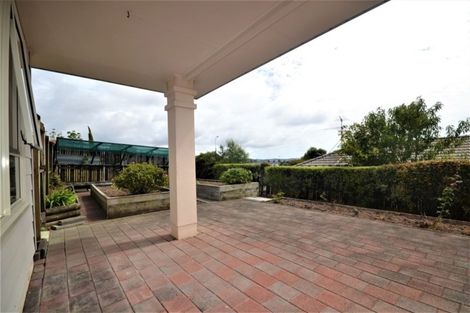 Photo of property in 2 Owl Court, Unsworth Heights, Auckland, 0632