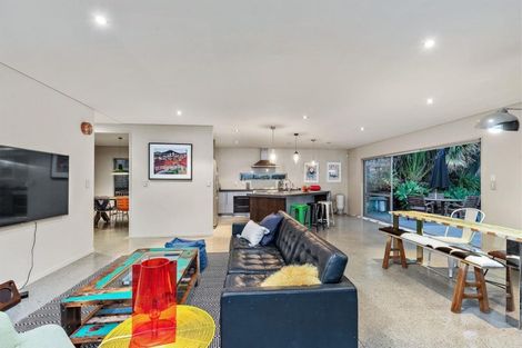 Photo of property in 9a Lupetti Rise, West Harbour, Auckland, 0618