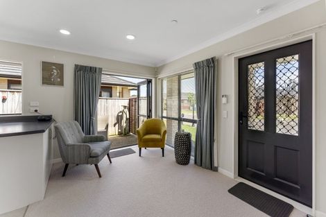 Photo of property in 15 Ian Peter Way, Otaki, 5512