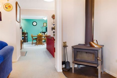 Photo of property in 6a Puketitiro Street, Glen Eden, Auckland, 0602