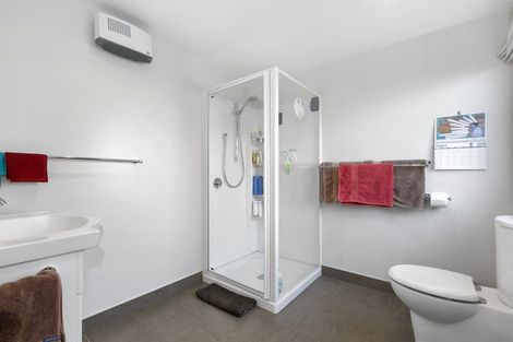 Photo of property in 18 Howard Street, Macandrew Bay, Dunedin, 9014