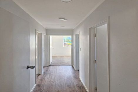 Photo of property in 1/5 Myna Place, Weymouth, Auckland, 2103