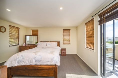 Photo of property in 44 Ruapehu Drive, Fitzherbert, Palmerston North, 4410