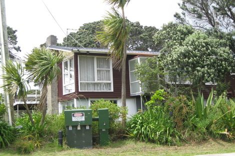 Photo of property in 897 Whangaparaoa Road, Manly, Whangaparaoa, 0930