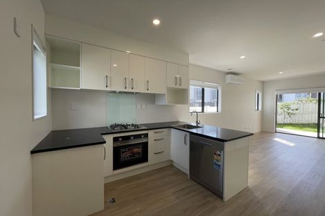 Photo of property in 1/2c Walsall Street, Avondale, Auckland, 1026