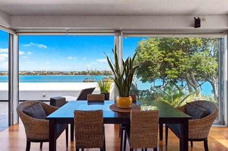 Photo of property in 25 Norwood Road, Bayswater, Auckland, 0622