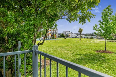 Photo of property in Tuscany Way, 20/3 Ambrico Place, New Lynn, Auckland, 0600