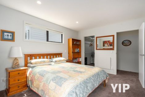 Photo of property in 14 Cromwell Point, Newlands, Wellington, 6037