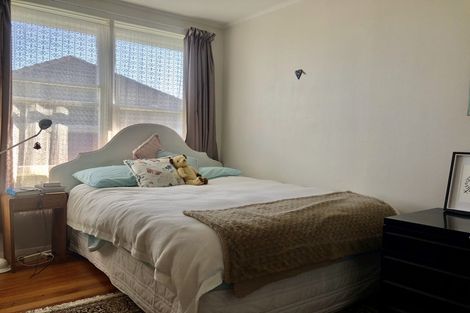 Photo of property in 11 Valdale Road, Henderson, Auckland, 0610