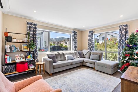 Photo of property in 1 Chalfont Road, Silverstream, Upper Hutt, 5019
