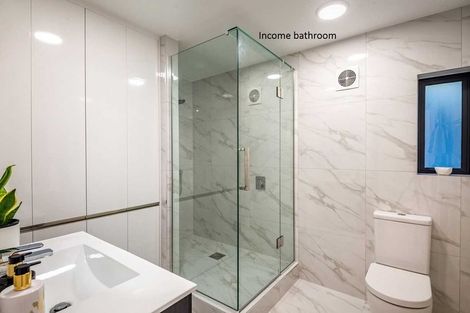 Photo of property in 24a Lyons Avenue, Murrays Bay, Auckland, 0630