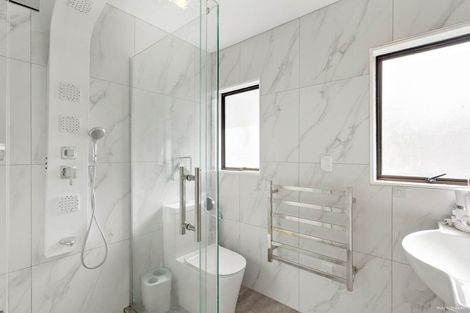 Photo of property in 1/86 Universal Drive, Henderson, Auckland, 0610