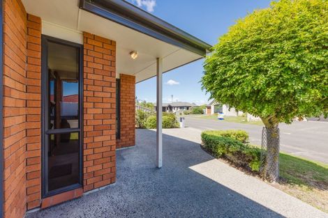 Photo of property in 22 Belgrove Place, Waipukurau, 4200
