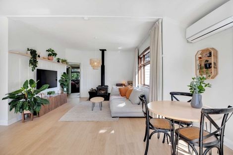 Photo of property in 14 Queens Avenue, Waikuku Beach, 7402