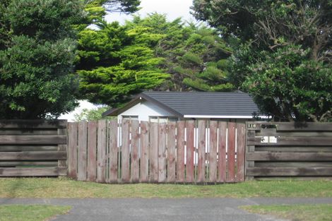 Photo of property in 116 Tutere Street, Waikanae Beach, Waikanae, 5036