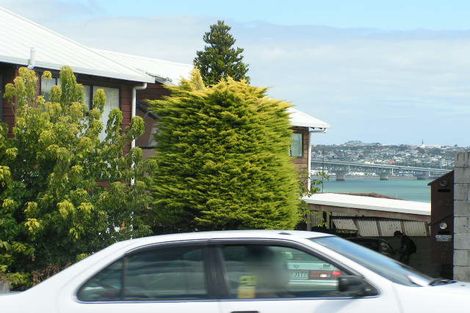 Photo of property in 1/80 Onewa Road, Northcote Point, Auckland, 0627