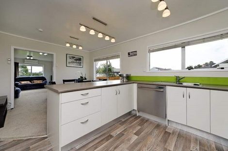 Photo of property in 9 Farwood Drive, Henderson, Auckland, 0612