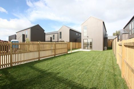 Photo of property in 6 Otaimako Place, Mangere, Auckland, 2022