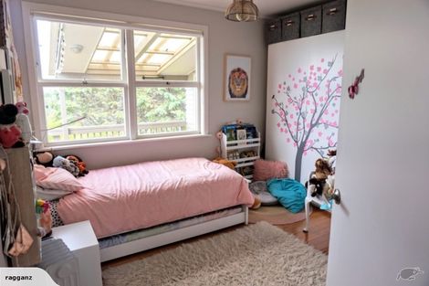 Photo of property in 10 Viking Avenue, Hillsborough, Auckland, 1042