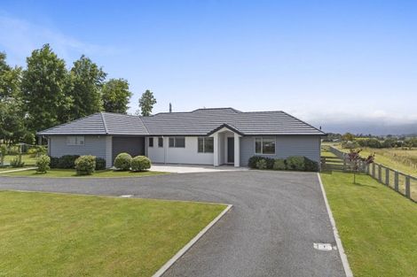 Photo of property in 14 Heatherlea Road West, Levin, 5575