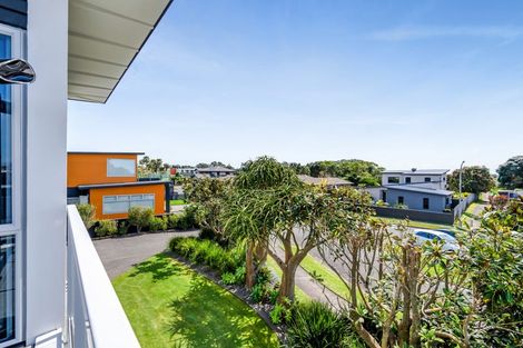Photo of property in 18 Parkvue Drive, Bell Block, New Plymouth, 4312