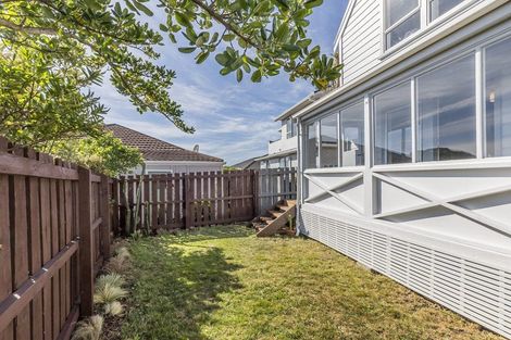 Photo of property in 77 Kaikoura Street, Maupuia, Wellington, 6022