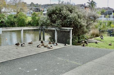 Photo of property in 85e Lake Panorama Drive, Henderson Valley, Auckland, 0614